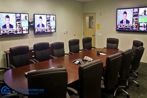 Cần lựa chọn nội thất phù hợp khi thiết kế lắp đặt phòng họp trực tuyến